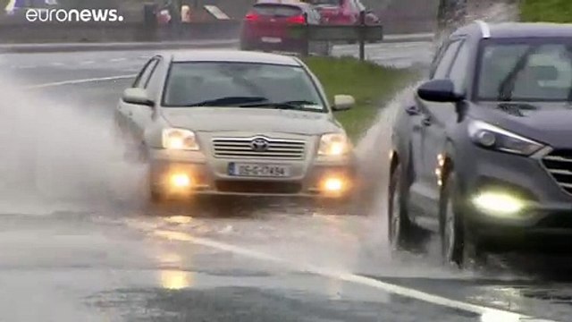 Tempesta Dennis: allarme rosso in Galles