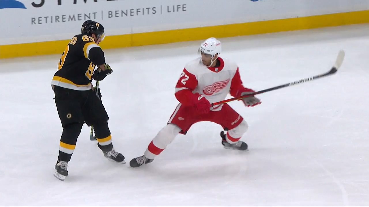 David Pastrnak buries Marchand feed