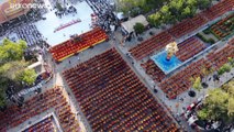 شاهد: 10 آلاف راهب يشاركون في صلوات تأبين ضحايا المركز التجاري في تايلاند