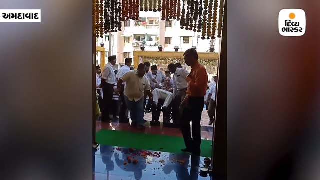 RSSના મુખ્ય કાર્યાલયના લોકાર્પણ કાર્યક્રમમાં પૂર્વ મુખ્યમંત્રી કેશુભાઈ વ્હીલચેર પર આવ્યા