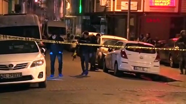 Kimlik soran bekçilere bıçaklı saldırı ! Saldırgan silahla vuruldu