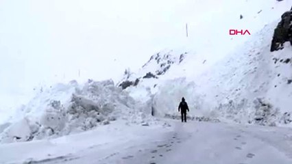 Gümüşhane'de ekiplerin yoğun kar mesaisi