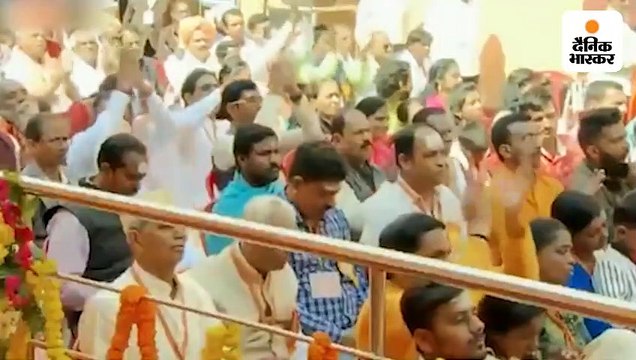 प्रधानमंत्री नरेंद्र मोदी ने वाराणसी में जनसभा को संबोधित किया