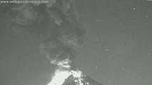 Espectacular erupción del volcán Popocatépetl, en México