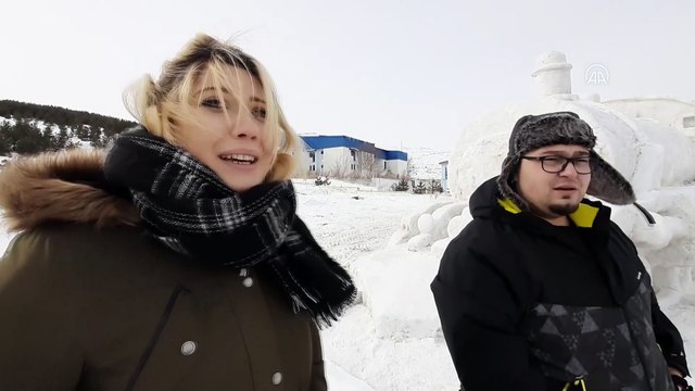 Hayalini kurdukları Doğu Ekspresi'nin kardan modelini yaptılar - ARDAHAN