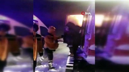 Kar nedeniyle köylerde mahsur kalan 194 hasta kar araçlarla kurtarıldı