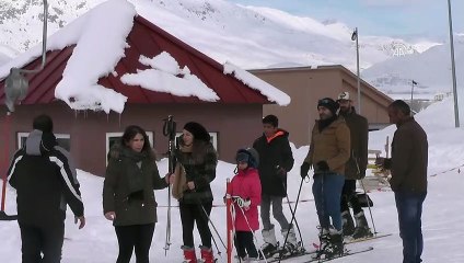 Ovacık Kayak Merkezi'nde hafta sonu yoğunluğu