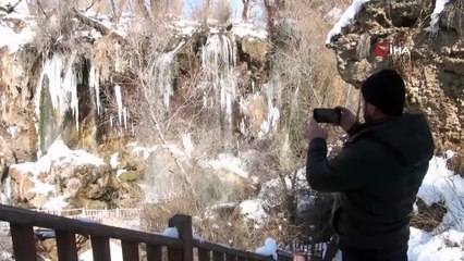 Sızır Şelalesinde Oluşan Buz Sarkıtları Hayran Bıraktı
