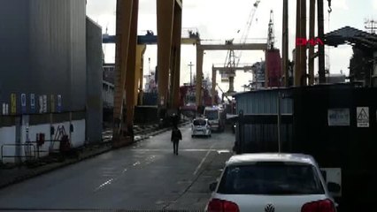 Tuzla'da gemide yangın