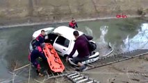 Adana otomobiliyle kanala düşen rahime hemşire, kurtarıldı
