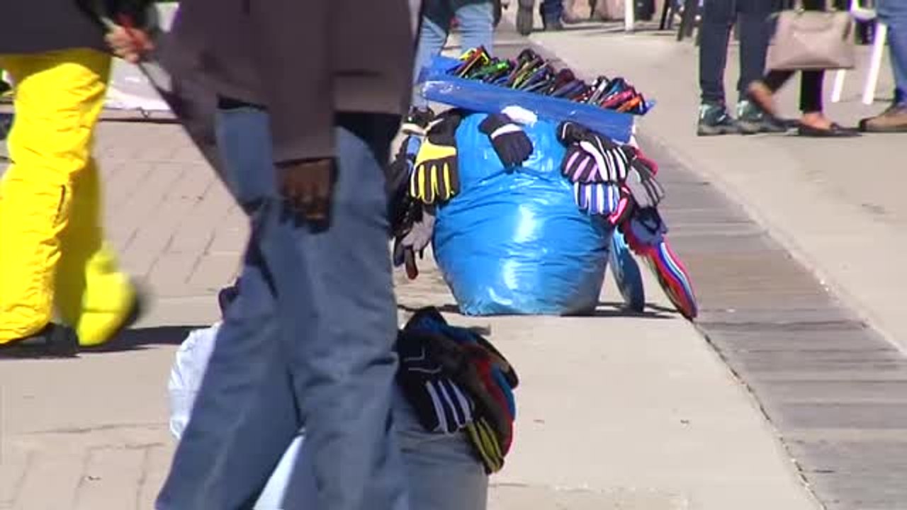 Los empresarios de Sierra Nevada se quejan de la venta ambulante ilegal