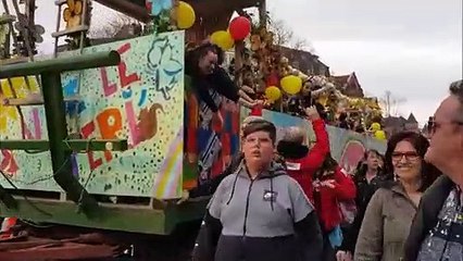 Des milliers de carnavaliers à Sarreguemines.