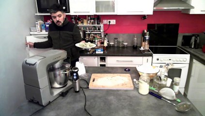 Tempura d'épinards et linguine avec creme de mache