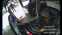 Duyarlı sürücü durakta bekleyen engelli genci kucağına alıp otobüse bindirdi - BİNGÖL