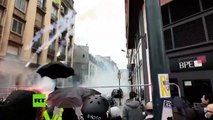 Continúan las protestas masivas de los chalecos amarillos en Francia contra la crisis económica