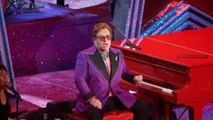 Elton John  - à bout de forces il interrompt son concert puis révèle être atteint...