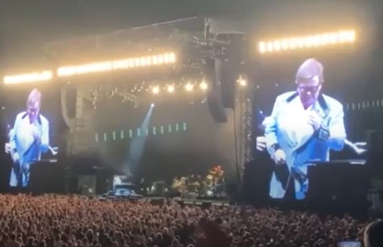 Sesim mahvoldu diyerek sahneyi terk etti