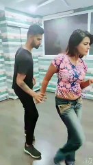 லோ ஹிப் ஜீன்ஸ்.. தொப்பை தொப்புள் தெரிய இளைஞருடன் கெட்ட ஆட்டம்.. நடிகையை கழுவி ஊற்றும் நெட்டிசன்ஸ்!  - வீடியோ