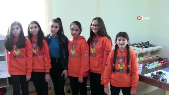 Çanakkaleli öğrenciler, kendi enerjisini üreten bir temizlik makinesi için kolları sıvadı