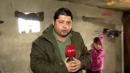 Suriye'de bombalardan kaçan ailenin 7 aylık bebeği donarak öldü