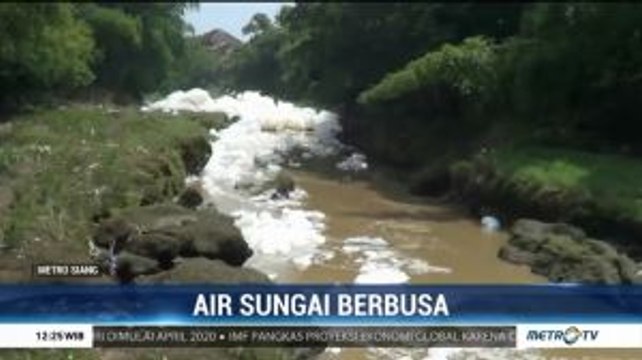 Air Sungai di Pasuruan Berbusa Diduga Tercemar Limbah Pabrik