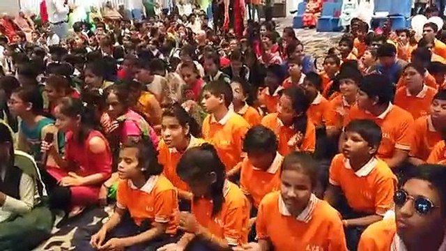 कैलाश विजयवर्गीय के बेटे की शादी का आयोजन, दिव्यांग बच्चों के साथ अंताक्षरी खेली