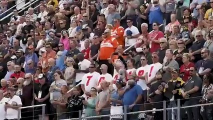 ترامب يستعرض بالوحش في سباق للسيارات