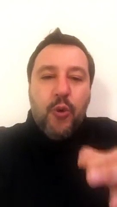 Salvini - In 50.000 hanno fatto la nuova Tesser...