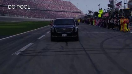 ترامب يقوم بدخول استعراضي بسيارته في سباق دايتونا للسيارات