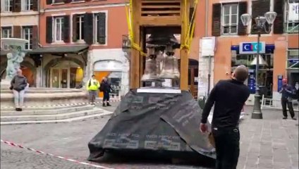 Revivez en vidéo le retour du clocheton de l'Horloge à Chambéry