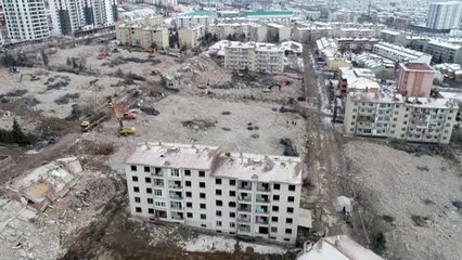 Depremzedelerin yaralarının sarılması için hummalı çalışma - Drone