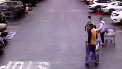 Alışveriş sepetiyle hırsızı yakalattı