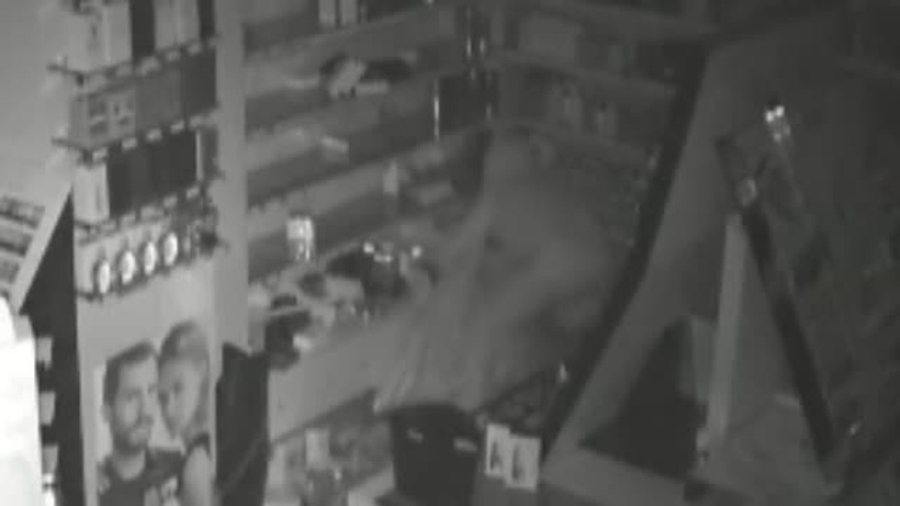 Una cadena de perfumerías andaluza sufre su alu...
