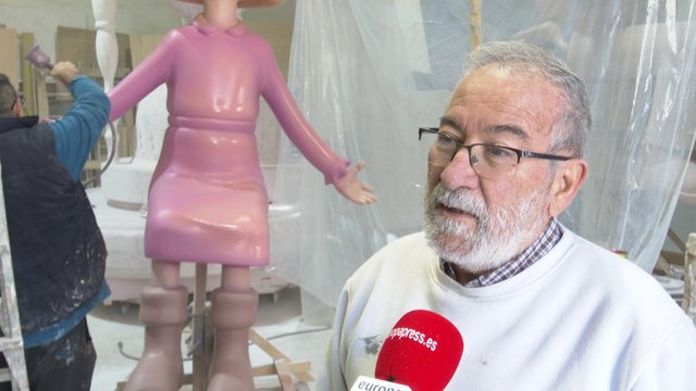 Artistas a tope para ultimar los monumentos a un mes de Fallas