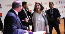 CHP kongresinde delegenin elinden mikrofonu alan partili: Benzetmeleri kadını aşağılayıcı sözlerdi