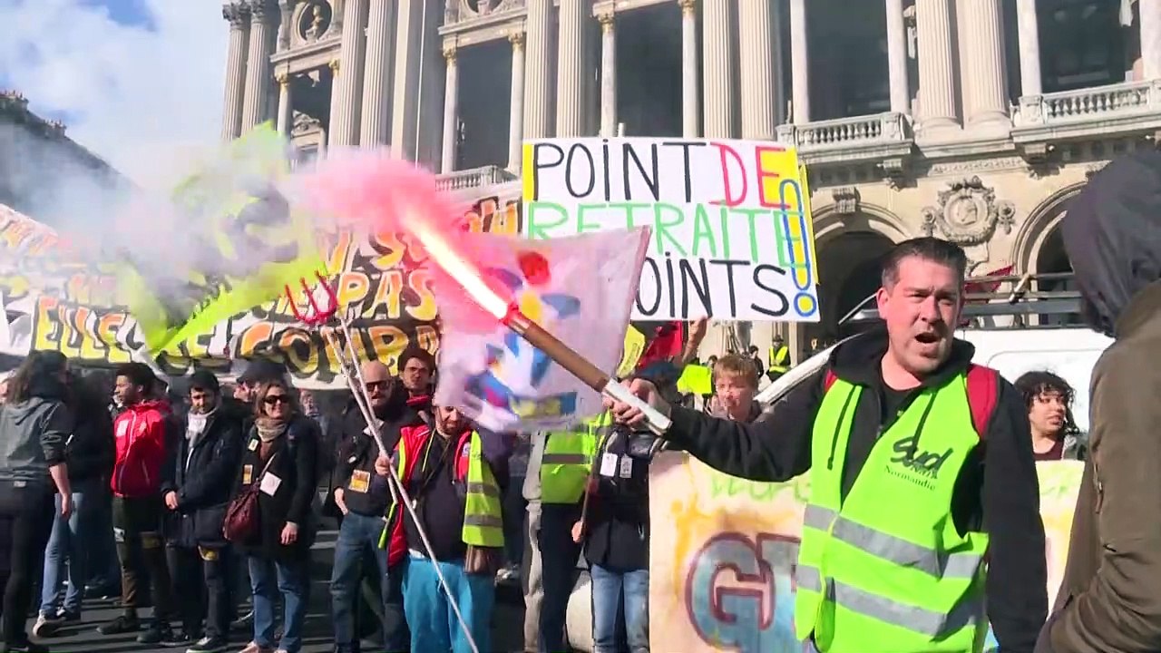 Retraites: rassemblement devant l'Opéra de Paris