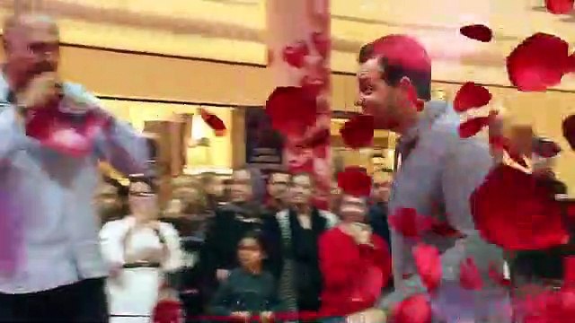 Saint Valentin: Une blogueuse marocaine (re)demande son homme en mariage devant un grand public