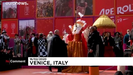 Thousands watch 'flight of angel' at Venice carnival