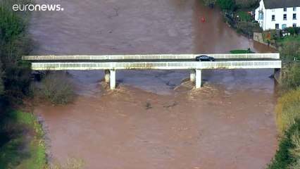 Regno Unito, Dennis fa paura