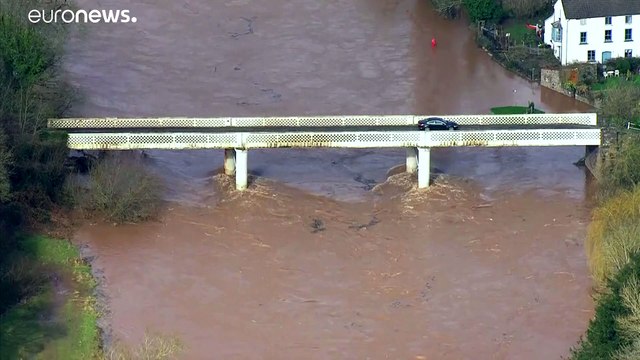 Regno Unito, Dennis fa paura