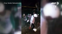 Siete muertos al caer un autobús a un barranco en El Salvador