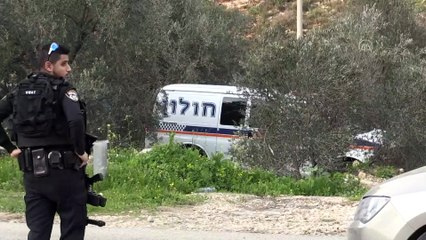 Tải video: İsrail güçleri Batı Şeria'da bir Filistinlinin cesedini buldu - RAMALLAH