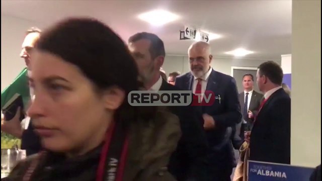 Rama 'shfrytëzon' pushimin nga Konferenca e Donatorëve, takon ministrin e jashtëm francez