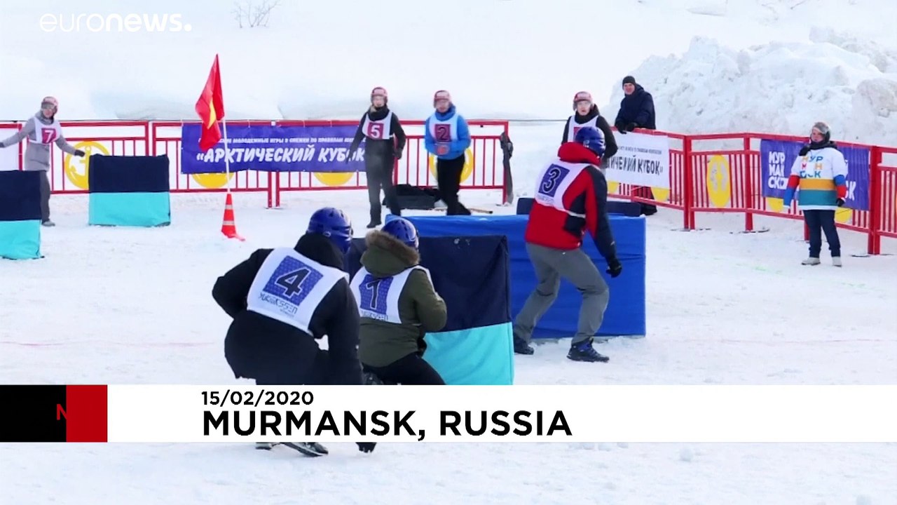 Nur mit Kopfschutz: Schneeball auf japanische Art