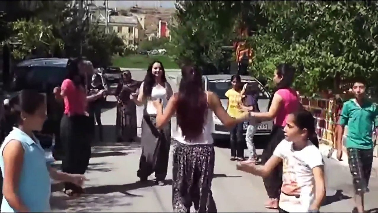 Devecipınar Köyü'nde| Süper Oyun|Türkü (F. KÖSE)