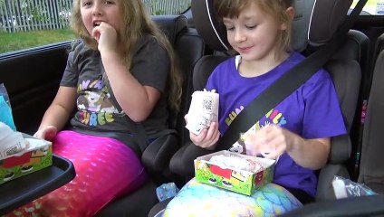 Sophia, Isabella  e Alice Brincando de Sereia - Disney