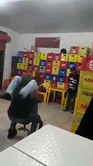 E as mulheres dizem que beber em casa é a  mesma coisa kkkkk