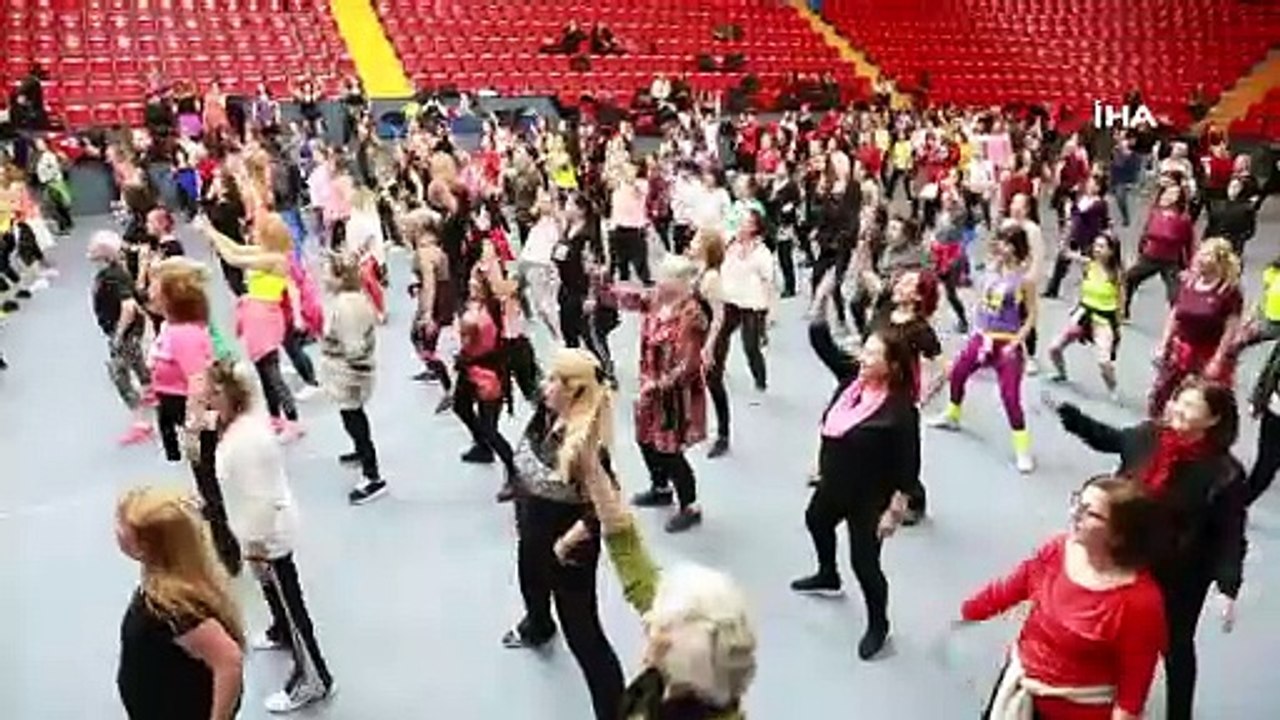 Başkentte 'kadına şiddete hayır' dansı