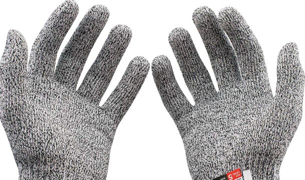 More Than 9,000 Shoppers Swear By These Cut-Resistant Gloves to Protect Their Fingers While Chopping