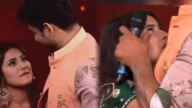 Mujhse Shadi Karoge: Siddharth Shukla ने पोछे Shehnaz Gill के आंसू | FilmiBeat